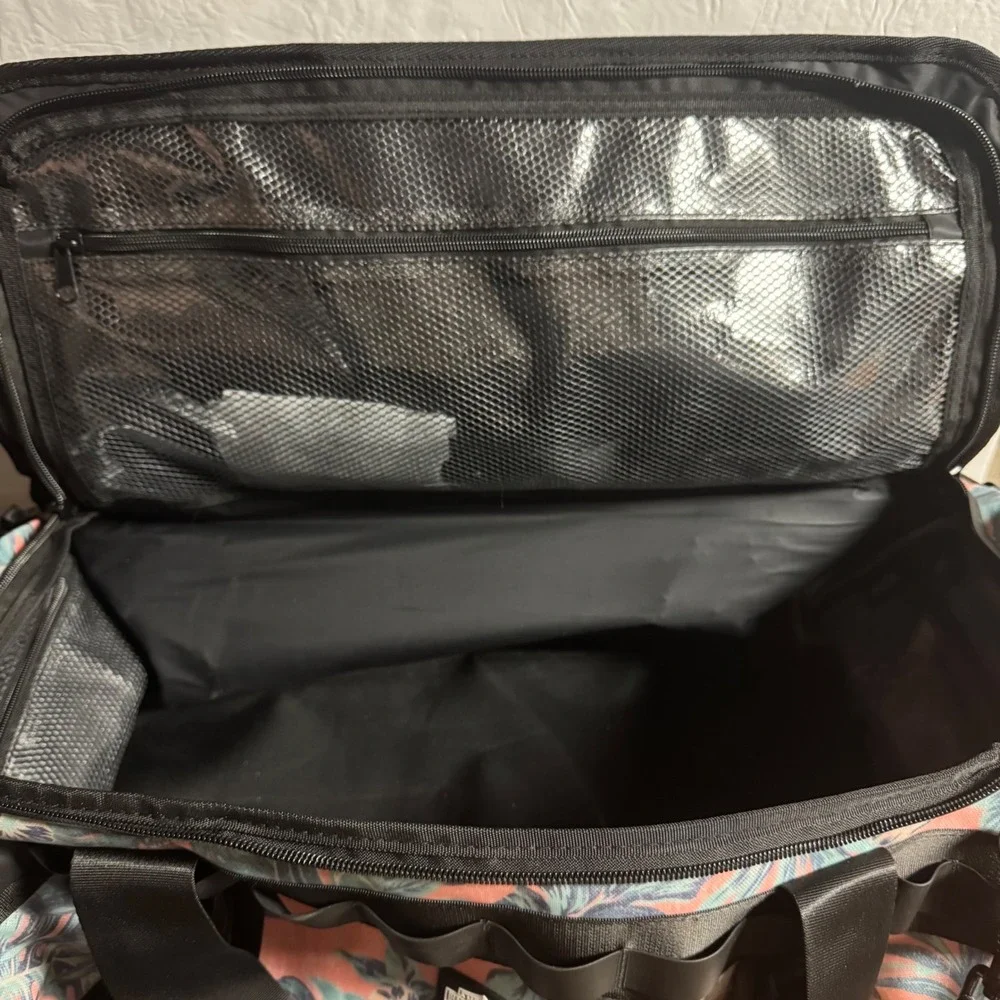 Harley-Davidson Reyn Spooner Travel Duffel Bag Tropical Floral 96919-23VM New‎